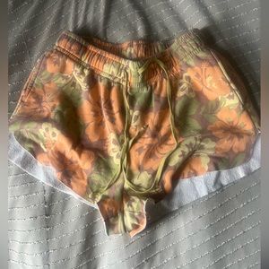 Comfy floral patterned shorts